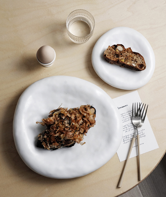 The Tiara Crockery 12 Pieces Set